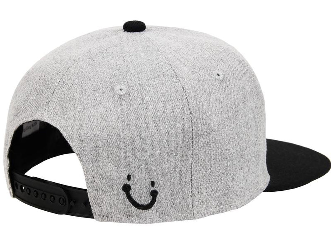 Flag Embroidered Football Cartoon Character Design Hip-Hop Sun Protection Hat for Men and Women Casual Personality Flat Brim Hat